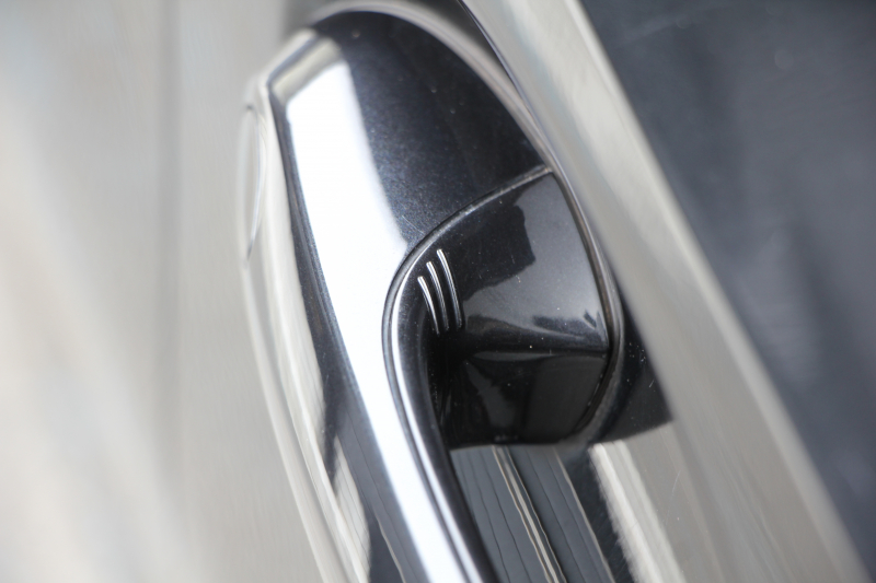 BMW 3シリーズ 320i Mｽﾎﾟｰﾂ ﾃﾞﾋﾞｭｰ&ｺﾝﾌｫｰﾄP ｻﾝﾙｰﾌ ﾋｰﾀｰ黒革 専用ﾌﾞﾙｰｽﾃｯﾁ 19AW 追従ACC ｽﾃｱﾘﾝｸﾞｻﾎﾟｰﾄ LEDﾍｯﾄﾞﾗｲﾄ ｵｰﾄﾊｲﾋﾞｰﾑ 電動ﾄﾗﾝｸ ｱｯﾌﾟﾙｶｰﾌﾟﾚｲ ﾀｯﾁ画面HDDﾅﾋﾞﾜｲﾔﾚｽ充電 Hi-fiｽﾋﾟｰｶｰ Pｱｼｽﾄ 専用ｴｱﾛ 2年保証