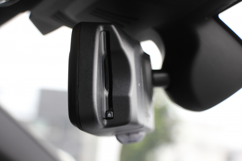 BMW 3シリーズ 320i Mｽﾎﾟｰﾂ ﾃﾞﾋﾞｭｰ&ｺﾝﾌｫｰﾄP ｻﾝﾙｰﾌ ﾋｰﾀｰ黒革 専用ﾌﾞﾙｰｽﾃｯﾁ 19AW 追従ACC ｽﾃｱﾘﾝｸﾞｻﾎﾟｰﾄ LEDﾍｯﾄﾞﾗｲﾄ ｵｰﾄﾊｲﾋﾞｰﾑ 電動ﾄﾗﾝｸ ｱｯﾌﾟﾙｶｰﾌﾟﾚｲ ﾀｯﾁ画面HDDﾅﾋﾞﾜｲﾔﾚｽ充電 Hi-fiｽﾋﾟｰｶｰ Pｱｼｽﾄ 専用ｴｱﾛ 2年保証