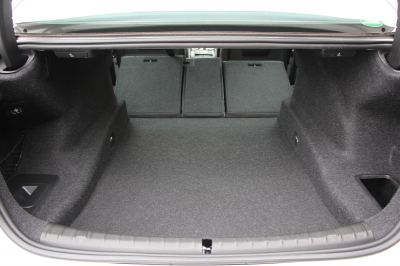 BMW 5シリーズ 530i Mｽﾎﾟｰﾂ ｲﾉﾍﾞｰｼｮﾝP 1ｵｰﾅ 高出力 252馬力 全席ﾋｰﾀｰ黒革 HUD ﾃﾞｨｽﾌﾟﾚｲｷｰ ﾘﾓｰﾄﾊﾟｰｷﾝｸﾞ追従ACC ｽﾃｱﾘﾝｸﾞｻﾎﾟｰﾄ LEDﾍｯﾄﾞﾗｲﾄ ｵｰﾄﾊｲﾋﾞｰﾑ ﾀｯﾁ画面HDDﾅﾋﾞTV ｼﾞｪｽﾁｬｰC 360度ｶﾒﾗ Pｱｼｽﾄﾌﾟﾗｽ 電動ﾄﾗﾝｸ 2年保証