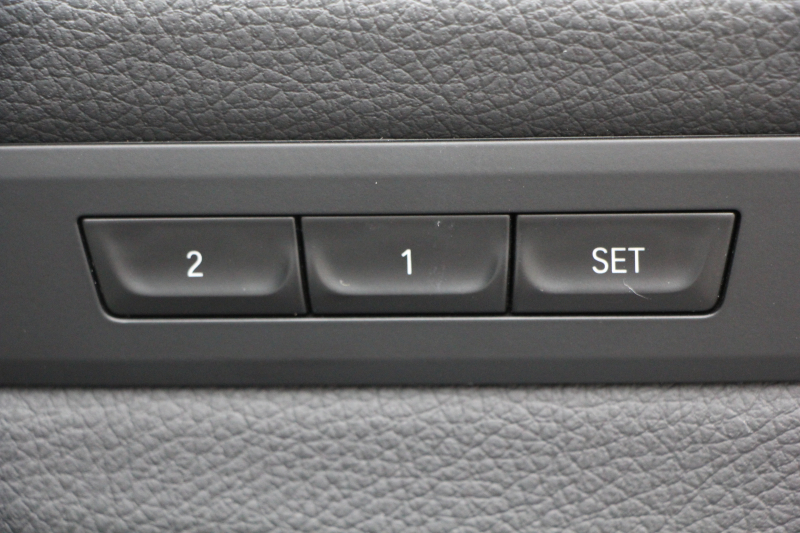 BMW 5シリーズ 530i Mｽﾎﾟｰﾂ ｲﾉﾍﾞｰｼｮﾝP 1ｵｰﾅ 高出力 252馬力 全席ﾋｰﾀｰ黒革 HUD ﾃﾞｨｽﾌﾟﾚｲｷｰ ﾘﾓｰﾄﾊﾟｰｷﾝｸﾞ追従ACC ｽﾃｱﾘﾝｸﾞｻﾎﾟｰﾄ LEDﾍｯﾄﾞﾗｲﾄ ｵｰﾄﾊｲﾋﾞｰﾑ ﾀｯﾁ画面HDDﾅﾋﾞTV ｼﾞｪｽﾁｬｰC 360度ｶﾒﾗ Pｱｼｽﾄﾌﾟﾗｽ 電動ﾄﾗﾝｸ 2年保証