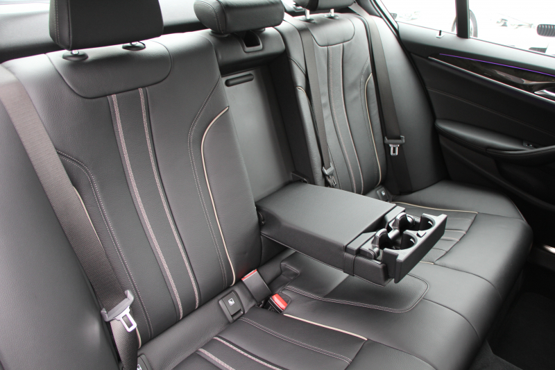 BMW 5シリーズ 530i Mｽﾎﾟｰﾂ ｲﾉﾍﾞｰｼｮﾝP 1ｵｰﾅ 高出力 252馬力 全席ﾋｰﾀｰ黒革 HUD ﾃﾞｨｽﾌﾟﾚｲｷｰ ﾘﾓｰﾄﾊﾟｰｷﾝｸﾞ追従ACC ｽﾃｱﾘﾝｸﾞｻﾎﾟｰﾄ LEDﾍｯﾄﾞﾗｲﾄ ｵｰﾄﾊｲﾋﾞｰﾑ ﾀｯﾁ画面HDDﾅﾋﾞTV ｼﾞｪｽﾁｬｰC 360度ｶﾒﾗ Pｱｼｽﾄﾌﾟﾗｽ 電動ﾄﾗﾝｸ 2年保証