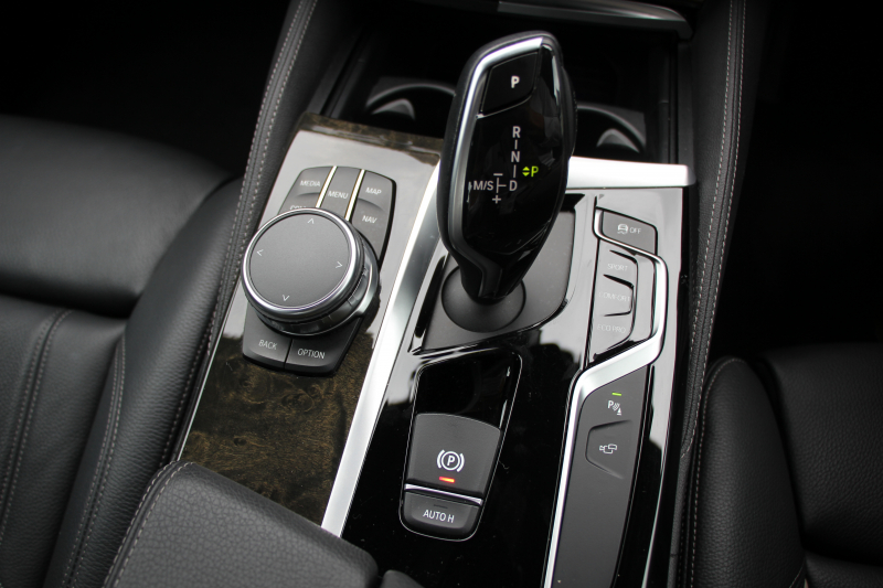 BMW 5シリーズ 530i Mｽﾎﾟｰﾂ ｲﾉﾍﾞｰｼｮﾝP 1ｵｰﾅ 高出力 252馬力 全席ﾋｰﾀｰ黒革 HUD ﾃﾞｨｽﾌﾟﾚｲｷｰ ﾘﾓｰﾄﾊﾟｰｷﾝｸﾞ追従ACC ｽﾃｱﾘﾝｸﾞｻﾎﾟｰﾄ LEDﾍｯﾄﾞﾗｲﾄ ｵｰﾄﾊｲﾋﾞｰﾑ ﾀｯﾁ画面HDDﾅﾋﾞTV ｼﾞｪｽﾁｬｰC 360度ｶﾒﾗ Pｱｼｽﾄﾌﾟﾗｽ 電動ﾄﾗﾝｸ 2年保証