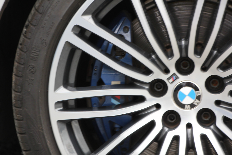 BMW 5シリーズ 530i Mｽﾎﾟｰﾂ ｲﾉﾍﾞｰｼｮﾝP 1ｵｰﾅ 高出力 252馬力 全席ﾋｰﾀｰ黒革 HUD ﾃﾞｨｽﾌﾟﾚｲｷｰ ﾘﾓｰﾄﾊﾟｰｷﾝｸﾞ追従ACC ｽﾃｱﾘﾝｸﾞｻﾎﾟｰﾄ LEDﾍｯﾄﾞﾗｲﾄ ｵｰﾄﾊｲﾋﾞｰﾑ ﾀｯﾁ画面HDDﾅﾋﾞTV ｼﾞｪｽﾁｬｰC 360度ｶﾒﾗ Pｱｼｽﾄﾌﾟﾗｽ 電動ﾄﾗﾝｸ 2年保証