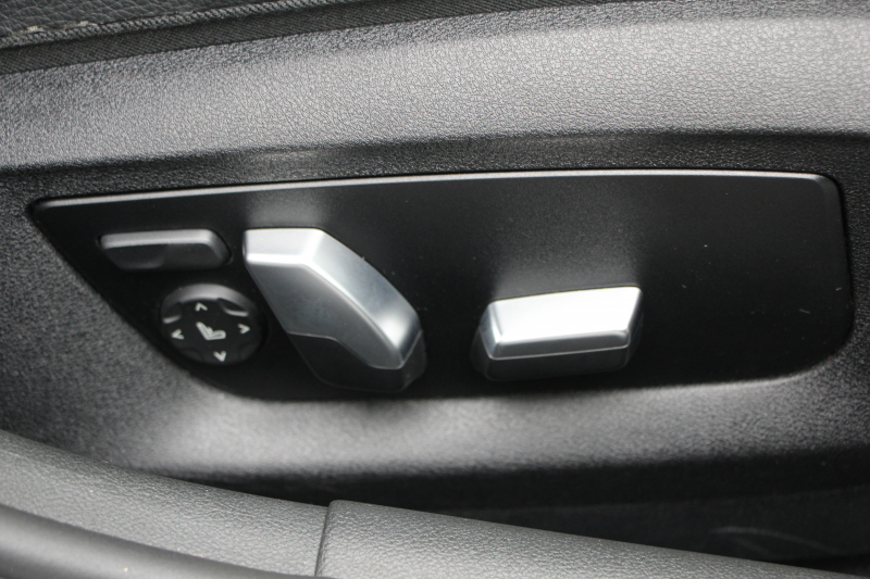 BMW 5シリーズ 530i Mｽﾎﾟｰﾂ ｲﾉﾍﾞｰｼｮﾝP 1ｵｰﾅ 高出力 252馬力 全席ﾋｰﾀｰ黒革 HUD ﾃﾞｨｽﾌﾟﾚｲｷｰ ﾘﾓｰﾄﾊﾟｰｷﾝｸﾞ追従ACC ｽﾃｱﾘﾝｸﾞｻﾎﾟｰﾄ LEDﾍｯﾄﾞﾗｲﾄ ｵｰﾄﾊｲﾋﾞｰﾑ ﾀｯﾁ画面HDDﾅﾋﾞTV ｼﾞｪｽﾁｬｰC 360度ｶﾒﾗ Pｱｼｽﾄﾌﾟﾗｽ 電動ﾄﾗﾝｸ 2年保証