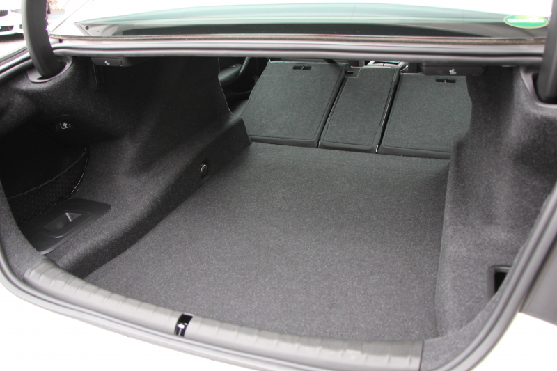 BMW 5シリーズ 530i Mｽﾎﾟｰﾂ ｲﾉﾍﾞｰｼｮﾝP 1ｵｰﾅ 高出力 252馬力 全席ﾋｰﾀｰ黒革 HUD ﾃﾞｨｽﾌﾟﾚｲｷｰ ﾘﾓｰﾄﾊﾟｰｷﾝｸﾞ追従ACC ｽﾃｱﾘﾝｸﾞｻﾎﾟｰﾄ LEDﾍｯﾄﾞﾗｲﾄ ｵｰﾄﾊｲﾋﾞｰﾑ ﾀｯﾁ画面HDDﾅﾋﾞTV ｼﾞｪｽﾁｬｰC 360度ｶﾒﾗ Pｱｼｽﾄﾌﾟﾗｽ 電動ﾄﾗﾝｸ 2年保証