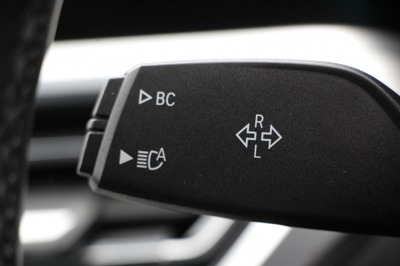 BMW 3シリーズ M340i Xdrive ｲﾉﾍﾞｰｼｮﾝP 4WD 直6ﾀｰﾎﾞ387馬力 ﾋｰﾀｰ黒革 ﾚｰｻﾞｰﾗｲﾄ HUD ｼﾞｪｽﾁｬｰC ﾊｰﾏﾝｶｰﾄﾞﾝｻﾗｳﾝﾄﾞｱﾀﾞﾌﾟﾃｨﾌﾞMｻｽ 専用ﾃﾞﾌ 19AW Mｽﾎﾟｰﾂﾌﾞﾚｰｷ BMWﾗｲﾌﾞｺｯｸﾋﾟｯﾄﾞﾊﾟｰｷﾝｸﾞｱｼｽﾄﾌﾟﾗｽ 360度ｶﾒﾗ 2年保証