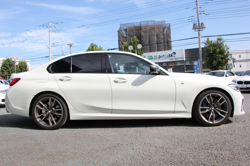 BMW 3シリーズ M340i Xdrive ｲﾉﾍﾞｰｼｮﾝP 4WD 直6ﾀｰﾎﾞ387馬力 ﾋｰﾀｰ黒革 ﾚｰｻﾞｰﾗｲﾄ HUD ｼﾞｪｽﾁｬｰC ﾊｰﾏﾝｶｰﾄﾞﾝｻﾗｳﾝﾄﾞｱﾀﾞﾌﾟﾃｨﾌﾞMｻｽ 専用ﾃﾞﾌ 19AW Mｽﾎﾟｰﾂﾌﾞﾚｰｷ BMWﾗｲﾌﾞｺｯｸﾋﾟｯﾄﾞﾊﾟｰｷﾝｸﾞｱｼｽﾄﾌﾟﾗｽ 360度ｶﾒﾗ 2年保証