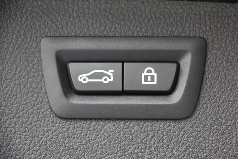 BMW 3シリーズ 320i ﾂｰﾘﾝｸﾞMｽﾎﾟｰﾂ ｴﾃﾞｨｼｮﾝｼｬﾄﾞｰ 1ｵｰﾅ 後期 限定車 新ｴﾝｼﾞﾝ 液晶ﾒｰﾀｰ ﾋｰﾀｰ黒革 ﾌﾞﾙｰｽﾃｯﾁ 19AW ﾀﾞｰｸLEDﾍｯﾄﾞﾗｲﾄ&ﾃｰﾙ 追従ACC ﾚｰﾝﾁｪﾝｼﾞ警告 ﾀｯﾁﾊﾟﾈﾙ対応HDDﾅﾋﾞﾌﾙｾｸﾞTV  Bluetooth接続 Bｶﾒﾗ 電動ﾄﾗﾝｸ 2年保証