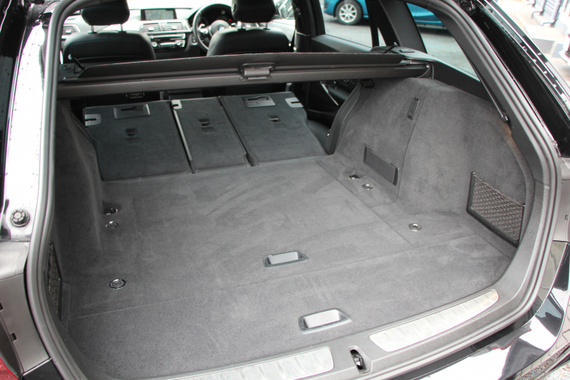 BMW 3シリーズ 320i ﾂｰﾘﾝｸﾞMｽﾎﾟｰﾂ ｴﾃﾞｨｼｮﾝｼｬﾄﾞｰ 1ｵｰﾅ 後期 限定車 新ｴﾝｼﾞﾝ 液晶ﾒｰﾀｰ ﾋｰﾀｰ黒革 ﾌﾞﾙｰｽﾃｯﾁ 19AW ﾀﾞｰｸLEDﾍｯﾄﾞﾗｲﾄ&ﾃｰﾙ 追従ACC ﾚｰﾝﾁｪﾝｼﾞ警告 ﾀｯﾁﾊﾟﾈﾙ対応HDDﾅﾋﾞﾌﾙｾｸﾞTV  Bluetooth接続 Bｶﾒﾗ 電動ﾄﾗﾝｸ 2年保証