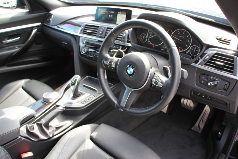 BMW 3シリーズ 320d Xdrive ｸﾞﾗﾝﾂｰﾘｽﾓ Mｽﾎﾟｰﾂ 後期 新ｴﾝｼﾞﾝ 4WD ﾋｰﾀｰ黒革 LEDﾍｯﾄﾞﾗｲﾄ&ﾃｰﾙ 追従ACC ﾚｰﾝﾁｪﾝｼﾞ警告 衝突軽減ﾌﾞﾚｰｷ 車線逸脱警告 歩行者警告 TOPﾋﾞｭｰ&ｻｲﾄﾞﾋﾞｭｰｶﾒﾗ ﾀｯﾁ画面HDDﾅﾋﾞ電動ﾄﾗﾝｸ 19AW 2年保証