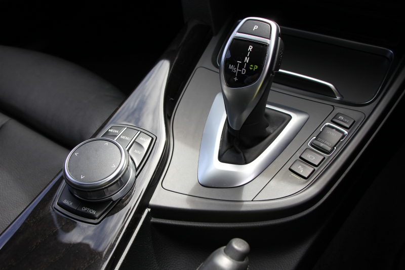 BMW 3シリーズ 320d Xdrive ｸﾞﾗﾝﾂｰﾘｽﾓ Mｽﾎﾟｰﾂ 後期 新ｴﾝｼﾞﾝ 4WD ﾋｰﾀｰ黒革 LEDﾍｯﾄﾞﾗｲﾄ&ﾃｰﾙ 追従ACC ﾚｰﾝﾁｪﾝｼﾞ警告 衝突軽減ﾌﾞﾚｰｷ 車線逸脱警告 歩行者警告 TOPﾋﾞｭｰ&ｻｲﾄﾞﾋﾞｭｰｶﾒﾗ ﾀｯﾁ画面HDDﾅﾋﾞ電動ﾄﾗﾝｸ 19AW 2年保証