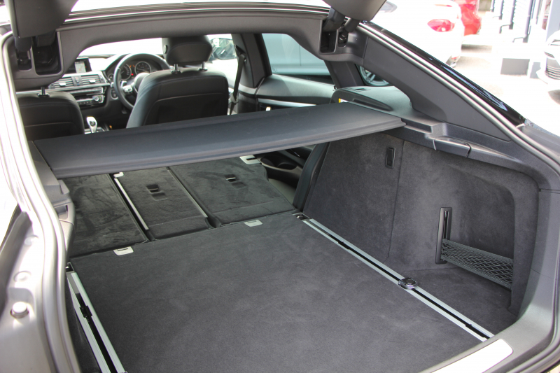 BMW 3シリーズ 320d Xdrive ｸﾞﾗﾝﾂｰﾘｽﾓ Mｽﾎﾟｰﾂ 後期 新ｴﾝｼﾞﾝ 4WD ﾋｰﾀｰ黒革 LEDﾍｯﾄﾞﾗｲﾄ&ﾃｰﾙ 追従ACC ﾚｰﾝﾁｪﾝｼﾞ警告 衝突軽減ﾌﾞﾚｰｷ 車線逸脱警告 歩行者警告 TOPﾋﾞｭｰ&ｻｲﾄﾞﾋﾞｭｰｶﾒﾗ ﾀｯﾁ画面HDDﾅﾋﾞ電動ﾄﾗﾝｸ 19AW 2年保証