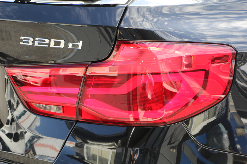 BMW 3シリーズ 320d Xdrive ｸﾞﾗﾝﾂｰﾘｽﾓ Mｽﾎﾟｰﾂ 後期 新ｴﾝｼﾞﾝ 4WD ﾋｰﾀｰ黒革 LEDﾍｯﾄﾞﾗｲﾄ&ﾃｰﾙ 追従ACC ﾚｰﾝﾁｪﾝｼﾞ警告 衝突軽減ﾌﾞﾚｰｷ 車線逸脱警告 歩行者警告 TOPﾋﾞｭｰ&ｻｲﾄﾞﾋﾞｭｰｶﾒﾗ ﾀｯﾁ画面HDDﾅﾋﾞ電動ﾄﾗﾝｸ 19AW 2年保証