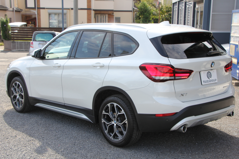 BMW X1 Xdrive18d Xﾗｲﾝ ｴﾃﾞｨｼｮﾝｼﾞｮｲﾌﾟﾗｽ ﾊｲﾗｲﾝ&ｺﾝﾌｫｰﾄP 後期 ﾌｪｲｽﾘﾌﾄ後 真珠色 ﾋｰﾀｰ黒革 追従ACC LEDﾍｯﾄﾞﾗｲﾄ 電動ﾄﾗﾝｸ ﾀｯﾁ画面HDDﾅﾋﾞ衝突軽減ﾌﾞﾚｰｷ 車線逸脱警告 歩行者警告 専用18AW ｳｯﾄﾞﾊﾟﾈﾙ 2年保証