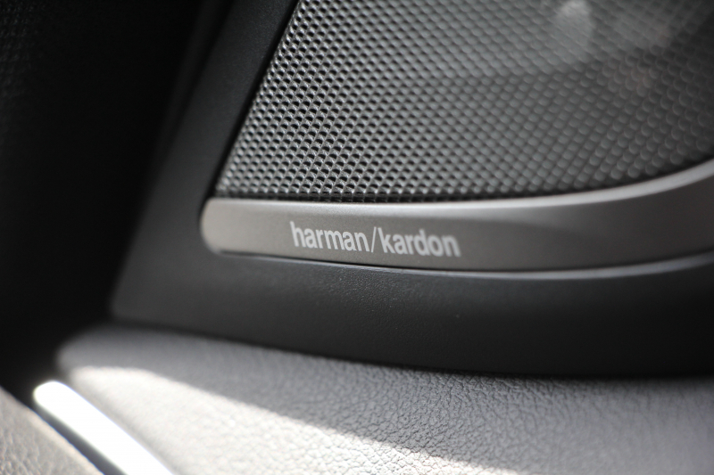 BMW 5シリーズ 530i ｴﾃﾞｨｼｮﾝﾐｯｼｮﾝｲﾝﾎﾟｯｼﾌﾞﾙ 特別仕様車 252馬力 ﾅｲﾄﾌﾞﾙｰﾚｻﾞｰ ｱﾀﾞﾌﾟﾃｨﾌﾞｻｽ ﾊｰﾏﾝｶｰﾄﾞﾝ HUD 追従ACC ｽﾃｱﾘﾝｸﾞｻﾎﾟｰﾄ ﾀｯﾁ画面HDDﾅﾋﾞTV LEDﾍｯﾄﾞﾗｲﾄ ｵｰﾄﾊｲﾋﾞｰﾑ 電動ﾄﾗﾝｸ 360度ｶﾒﾗ 全席ﾋｰﾀｰ 専用ﾌﾞﾗｯｸ19AW 2年保証