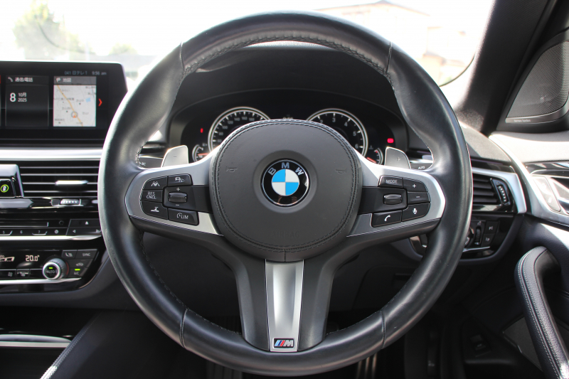 BMW 5シリーズ 530i ｴﾃﾞｨｼｮﾝﾐｯｼｮﾝｲﾝﾎﾟｯｼﾌﾞﾙ 特別仕様車 252馬力 ﾅｲﾄﾌﾞﾙｰﾚｻﾞｰ ｱﾀﾞﾌﾟﾃｨﾌﾞｻｽ ﾊｰﾏﾝｶｰﾄﾞﾝ HUD 追従ACC ｽﾃｱﾘﾝｸﾞｻﾎﾟｰﾄ ﾀｯﾁ画面HDDﾅﾋﾞTV LEDﾍｯﾄﾞﾗｲﾄ ｵｰﾄﾊｲﾋﾞｰﾑ 電動ﾄﾗﾝｸ 360度ｶﾒﾗ 全席ﾋｰﾀｰ 専用ﾌﾞﾗｯｸ19AW 2年保証