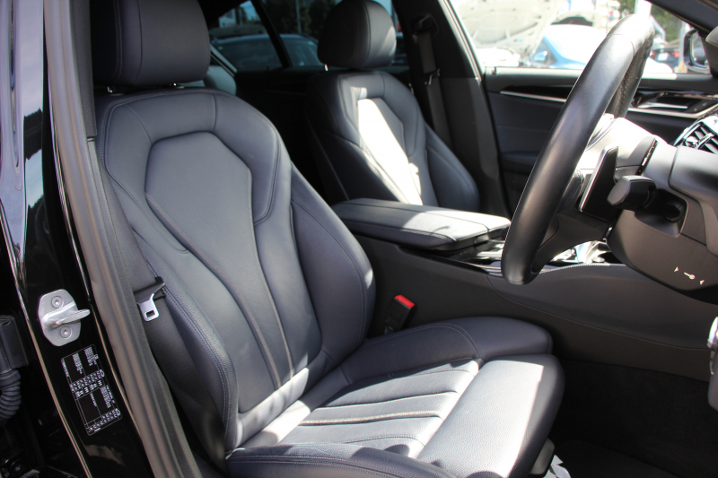 BMW 5シリーズ 530i ｴﾃﾞｨｼｮﾝﾐｯｼｮﾝｲﾝﾎﾟｯｼﾌﾞﾙ 特別仕様車 252馬力 ﾅｲﾄﾌﾞﾙｰﾚｻﾞｰ ｱﾀﾞﾌﾟﾃｨﾌﾞｻｽ ﾊｰﾏﾝｶｰﾄﾞﾝ HUD 追従ACC ｽﾃｱﾘﾝｸﾞｻﾎﾟｰﾄ ﾀｯﾁ画面HDDﾅﾋﾞTV LEDﾍｯﾄﾞﾗｲﾄ ｵｰﾄﾊｲﾋﾞｰﾑ 電動ﾄﾗﾝｸ 360度ｶﾒﾗ 全席ﾋｰﾀｰ 専用ﾌﾞﾗｯｸ19AW 2年保証