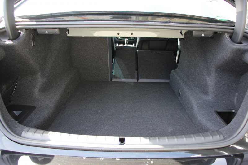 BMW 5シリーズ 530i ｴﾃﾞｨｼｮﾝﾐｯｼｮﾝｲﾝﾎﾟｯｼﾌﾞﾙ 特別仕様車 252馬力 ﾅｲﾄﾌﾞﾙｰﾚｻﾞｰ ｱﾀﾞﾌﾟﾃｨﾌﾞｻｽ ﾊｰﾏﾝｶｰﾄﾞﾝ HUD 追従ACC ｽﾃｱﾘﾝｸﾞｻﾎﾟｰﾄ ﾀｯﾁ画面HDDﾅﾋﾞTV LEDﾍｯﾄﾞﾗｲﾄ ｵｰﾄﾊｲﾋﾞｰﾑ 電動ﾄﾗﾝｸ 360度ｶﾒﾗ 全席ﾋｰﾀｰ 専用ﾌﾞﾗｯｸ19AW 2年保証