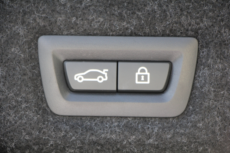 BMW 5シリーズ 530i ｴﾃﾞｨｼｮﾝﾐｯｼｮﾝｲﾝﾎﾟｯｼﾌﾞﾙ 特別仕様車 252馬力 ﾅｲﾄﾌﾞﾙｰﾚｻﾞｰ ｱﾀﾞﾌﾟﾃｨﾌﾞｻｽ ﾊｰﾏﾝｶｰﾄﾞﾝ HUD 追従ACC ｽﾃｱﾘﾝｸﾞｻﾎﾟｰﾄ ﾀｯﾁ画面HDDﾅﾋﾞTV LEDﾍｯﾄﾞﾗｲﾄ ｵｰﾄﾊｲﾋﾞｰﾑ 電動ﾄﾗﾝｸ 360度ｶﾒﾗ 全席ﾋｰﾀｰ 専用ﾌﾞﾗｯｸ19AW 2年保証