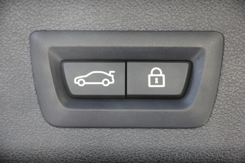 BMW 5シリーズ 523i ﾂｰﾘﾝｸﾞｴﾃﾞｨｼｮﾝﾐｯｼｮﾝｲﾝﾎﾟｯｼﾌﾞﾙ 特別仕様車 ﾅｲﾄﾌﾞﾙｰﾚｻﾞｰ HUD ﾊｰﾏﾝｶｰﾄﾞﾝ 追従ACC ｽﾃｱﾘﾝｸﾞｻﾎﾟｰﾄ ﾀｯﾁ画面HDDﾅﾋﾞTV LEDﾍｯﾄﾞﾗｲﾄ ｵｰﾄﾊｲﾋﾞｰﾑ 電動ﾄﾗﾝｸ 360度ｶﾒﾗ 全席ﾋｰﾀｰ ﾌﾞﾗｯｸ19AW 2年保証