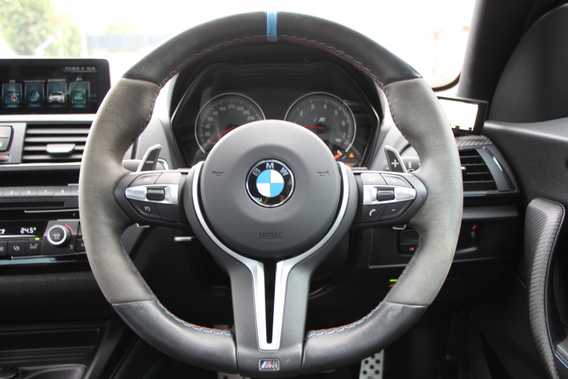 BMW Mシリーズ M2ｸｰﾍﾟMDCT 370馬力 直6ﾀｰﾎﾞ7速DCT ﾋｰﾀｰ黒革 Mﾊﾟﾌｫｰﾏﾝｽｽﾃｱﾘﾝｸﾞｶｰﾎﾞﾝﾘｯﾌﾟｽﾎﾟｲﾗｰ 3Ddesignｴｱﾛ HDDﾅﾋﾞBｶﾒﾗ 専用19AW 衝突軽減ﾌﾞﾚｰｷ 車線逸脱警告 歩行者警告 ﾌﾞﾚｰｷ付ｸﾙｺﾝ ｽﾏｰﾄｷｰ ｶｰﾎﾞﾝｲﾝﾃﾘｱﾄﾘﾑ ﾊﾟﾄﾞﾙｼﾌﾄ 2年保証