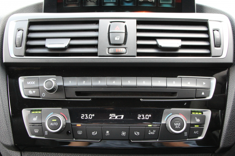 BMW Mシリーズ M2ｸｰﾍﾟMDCT 370馬力 直6ﾀｰﾎﾞ7速DCT ﾋｰﾀｰ黒革 Mﾊﾟﾌｫｰﾏﾝｽｽﾃｱﾘﾝｸﾞｶｰﾎﾞﾝﾘｯﾌﾟｽﾎﾟｲﾗｰ 3Ddesignｴｱﾛ HDDﾅﾋﾞBｶﾒﾗ 専用19AW 衝突軽減ﾌﾞﾚｰｷ 車線逸脱警告 歩行者警告 ﾌﾞﾚｰｷ付ｸﾙｺﾝ ｽﾏｰﾄｷｰ ｶｰﾎﾞﾝｲﾝﾃﾘｱﾄﾘﾑ ﾊﾟﾄﾞﾙｼﾌﾄ 2年保証