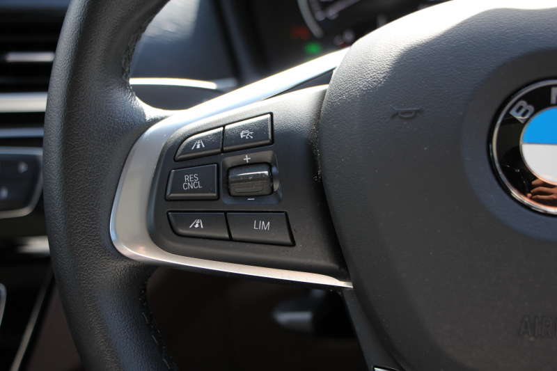 BMW X1 Xdrive18d Xﾗｲﾝ ﾊｲﾗｲﾝ ｾﾚｸﾄ&ｺﾝﾌｫｰﾄP 後期 ﾌｪｲｽﾘﾌﾄ後 1ｵｰﾅ ﾊﾟﾉﾗﾏｻﾝﾙｰﾌ 追従ACC ﾓｶﾚｻﾞｰ ﾋｰﾀｰ&電動ｼｰﾄ ﾜｲﾔﾚｽ充電 電動ﾄﾗﾝｸ ﾀｯﾁ画面HDDﾅﾋﾞPｱｼｽﾄ LEDﾍｯﾄﾞﾗｲﾄ Hi-fiｽﾋﾟｰｶｰ 衝突軽減ﾌﾞﾚｰｷ 車線逸脱警告 歩行者警告 2年保証