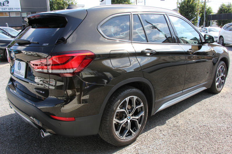 BMW X1 Xdrive18d Xﾗｲﾝ ﾊｲﾗｲﾝ ｾﾚｸﾄ&ｺﾝﾌｫｰﾄP 後期 ﾌｪｲｽﾘﾌﾄ後 1ｵｰﾅ ﾊﾟﾉﾗﾏｻﾝﾙｰﾌ 追従ACC ﾓｶﾚｻﾞｰ ﾋｰﾀｰ&電動ｼｰﾄ ﾜｲﾔﾚｽ充電 電動ﾄﾗﾝｸ ﾀｯﾁ画面HDDﾅﾋﾞPｱｼｽﾄ LEDﾍｯﾄﾞﾗｲﾄ Hi-fiｽﾋﾟｰｶｰ 衝突軽減ﾌﾞﾚｰｷ 車線逸脱警告 歩行者警告 2年保証