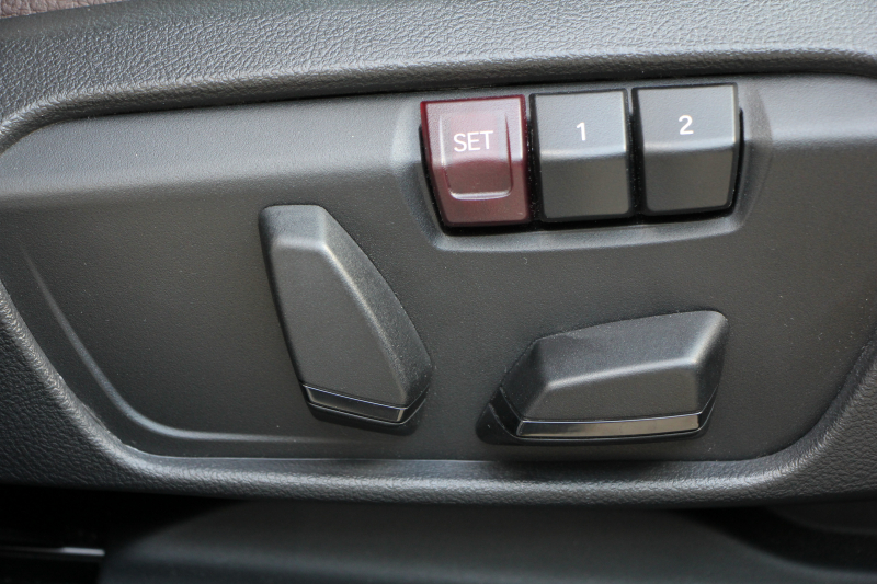 BMW X1 Xdrive18d Xﾗｲﾝ ﾊｲﾗｲﾝ ｾﾚｸﾄ&ｺﾝﾌｫｰﾄP 後期 ﾌｪｲｽﾘﾌﾄ後 1ｵｰﾅ ﾊﾟﾉﾗﾏｻﾝﾙｰﾌ 追従ACC ﾓｶﾚｻﾞｰ ﾋｰﾀｰ&電動ｼｰﾄ ﾜｲﾔﾚｽ充電 電動ﾄﾗﾝｸ ﾀｯﾁ画面HDDﾅﾋﾞPｱｼｽﾄ LEDﾍｯﾄﾞﾗｲﾄ Hi-fiｽﾋﾟｰｶｰ 衝突軽減ﾌﾞﾚｰｷ 車線逸脱警告 歩行者警告 2年保証