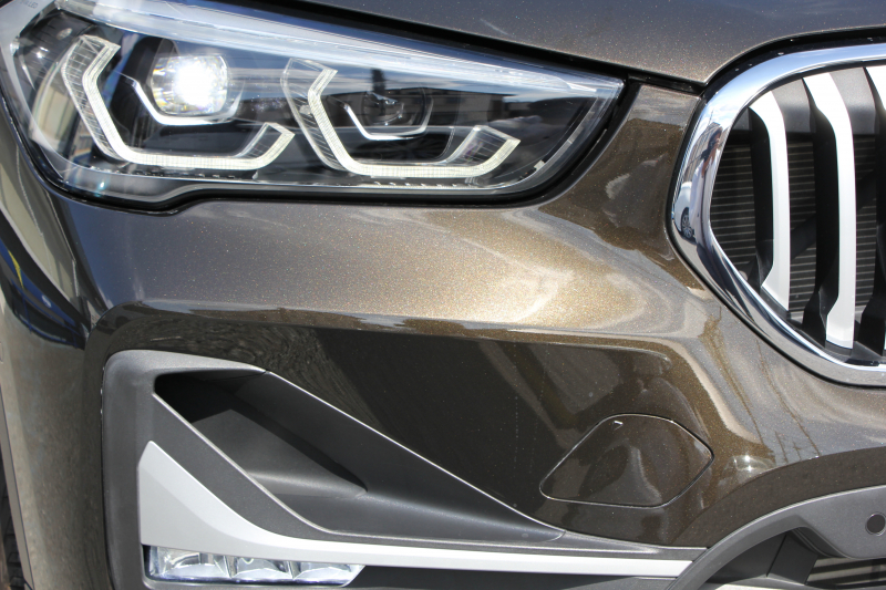 BMW X1 Xdrive18d Xﾗｲﾝ ﾊｲﾗｲﾝ ｾﾚｸﾄ&ｺﾝﾌｫｰﾄP 後期 ﾌｪｲｽﾘﾌﾄ後 1ｵｰﾅ ﾊﾟﾉﾗﾏｻﾝﾙｰﾌ 追従ACC ﾓｶﾚｻﾞｰ ﾋｰﾀｰ&電動ｼｰﾄ ﾜｲﾔﾚｽ充電 電動ﾄﾗﾝｸ ﾀｯﾁ画面HDDﾅﾋﾞPｱｼｽﾄ LEDﾍｯﾄﾞﾗｲﾄ Hi-fiｽﾋﾟｰｶｰ 衝突軽減ﾌﾞﾚｰｷ 車線逸脱警告 歩行者警告 2年保証