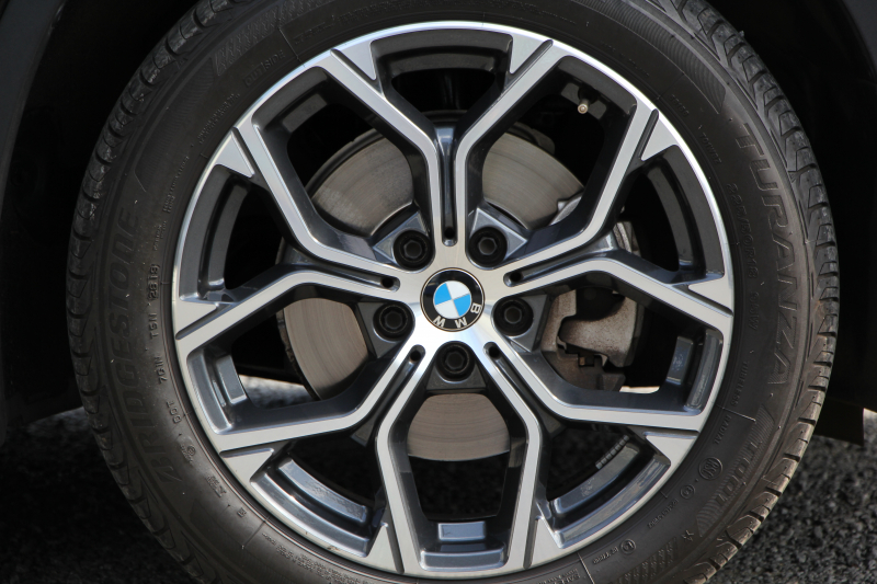 BMW X1 Xdrive18d Xﾗｲﾝ ﾊｲﾗｲﾝ ｾﾚｸﾄ&ｺﾝﾌｫｰﾄP 後期 ﾌｪｲｽﾘﾌﾄ後 1ｵｰﾅ ﾊﾟﾉﾗﾏｻﾝﾙｰﾌ 追従ACC ﾓｶﾚｻﾞｰ ﾋｰﾀｰ&電動ｼｰﾄ ﾜｲﾔﾚｽ充電 電動ﾄﾗﾝｸ ﾀｯﾁ画面HDDﾅﾋﾞPｱｼｽﾄ LEDﾍｯﾄﾞﾗｲﾄ Hi-fiｽﾋﾟｰｶｰ 衝突軽減ﾌﾞﾚｰｷ 車線逸脱警告 歩行者警告 2年保証