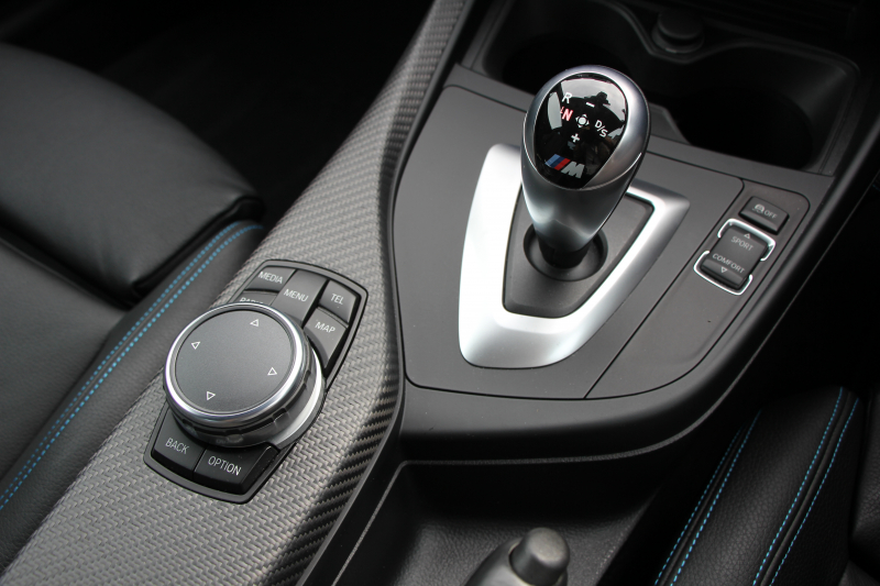 BMW Mシリーズ M2ｸｰﾍﾟMDCT 370馬力 直6ﾀｰﾎﾞ7速DCT ﾋｰﾀｰ黒革 ﾊｰﾏﾝｶｰﾄﾞﾝｻｳﾝﾄﾞH&Rｻｽ iﾄﾞﾗｲﾌﾞHDDﾅﾋﾞBｶﾒﾗ 専用19AW 衝突軽減ﾌﾞﾚｰｷ 車線逸脱警告 歩行者警告 ﾌﾞﾚｰｷ付ｸﾙｺﾝ ｽﾏｰﾄｷｰ ｶｰﾎﾞﾝｲﾝﾃﾘｱﾄﾘﾑ ﾊﾟﾄﾞﾙｼﾌﾄ 2年保証