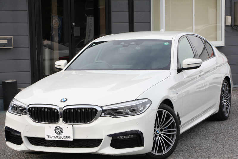 BMW 5シリーズ 530i Mｽﾎﾟｰﾂ 型式変更後｢JR20｣ 252馬力 全席ﾋｰﾀｰ黒革 HUD 追従ACC ｽﾃｱﾘﾝｸﾞｻﾎﾟｰﾄ 変更後全面液晶ﾒｰﾀｰ LEDﾍｯﾄﾞﾗｲﾄ ｵｰﾄﾊｲﾋﾞｰﾑ ﾀｯﾁ画面HDDﾅﾋﾞTV 360度ｶﾒﾗ Mspﾌﾞﾚｰｷ 19AW 電動ﾄﾗﾝｸ 専用ｴｱﾛ 2年保証