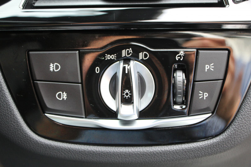 BMW 5シリーズ 530i Mｽﾎﾟｰﾂ 型式変更後｢JR20｣ 252馬力 全席ﾋｰﾀｰ黒革 HUD 追従ACC ｽﾃｱﾘﾝｸﾞｻﾎﾟｰﾄ 変更後全面液晶ﾒｰﾀｰ LEDﾍｯﾄﾞﾗｲﾄ ｵｰﾄﾊｲﾋﾞｰﾑ ﾀｯﾁ画面HDDﾅﾋﾞTV 360度ｶﾒﾗ Mspﾌﾞﾚｰｷ 19AW 電動ﾄﾗﾝｸ 専用ｴｱﾛ 2年保証