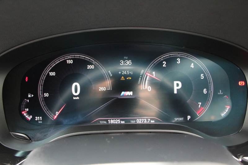 BMW 5シリーズ 530i Mｽﾎﾟｰﾂ 型式変更後｢JR20｣ 252馬力 全席ﾋｰﾀｰ黒革 HUD 追従ACC ｽﾃｱﾘﾝｸﾞｻﾎﾟｰﾄ 変更後全面液晶ﾒｰﾀｰ LEDﾍｯﾄﾞﾗｲﾄ ｵｰﾄﾊｲﾋﾞｰﾑ ﾀｯﾁ画面HDDﾅﾋﾞTV 360度ｶﾒﾗ Mspﾌﾞﾚｰｷ 19AW 電動ﾄﾗﾝｸ 専用ｴｱﾛ 2年保証