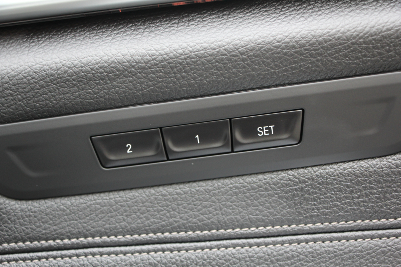 BMW 5シリーズ 530i Mｽﾎﾟｰﾂ 型式変更後｢JR20｣ 252馬力 全席ﾋｰﾀｰ黒革 HUD 追従ACC ｽﾃｱﾘﾝｸﾞｻﾎﾟｰﾄ 変更後全面液晶ﾒｰﾀｰ LEDﾍｯﾄﾞﾗｲﾄ ｵｰﾄﾊｲﾋﾞｰﾑ ﾀｯﾁ画面HDDﾅﾋﾞTV 360度ｶﾒﾗ Mspﾌﾞﾚｰｷ 19AW 電動ﾄﾗﾝｸ 専用ｴｱﾛ 2年保証