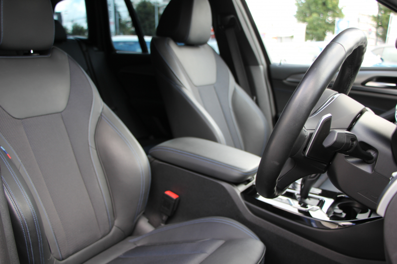 BMW X3 Xdrive20d Mｽﾎﾟｰﾂ 中期 新型式3DA-UZ20 NEWｲﾝﾃﾘｱ BMWﾗｲﾌﾞｺｯｸﾋﾟｯﾄﾞｱｯﾌﾟﾙｶｰﾌﾟﾚｲ 新ﾀｯﾁ画面HDDﾅﾋﾞUSBtype-C LEDﾍｯﾄﾞﾗｲﾄ ｵｰﾄﾊｲﾋﾞｰﾑ ｼｰﾄﾋｰﾀｰ ﾌﾞﾗｯｸ20AW 360度ｶﾒﾗ 電動ﾘｱｹﾞｰﾄ 2年保証