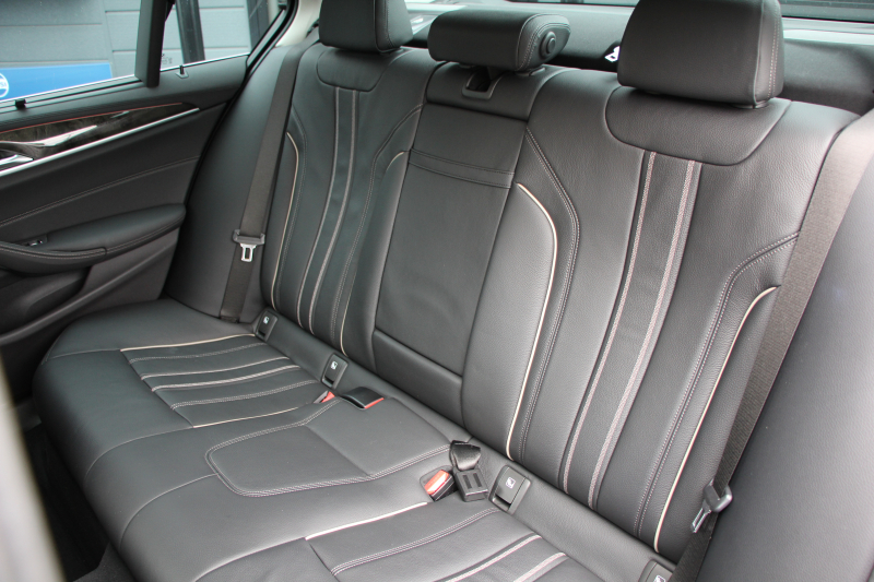 BMW 5シリーズ 523d ﾗｸﾞｼﾞｭｱﾘｰ ｾﾚｸﾄP ｻﾝﾙｰﾌ 全席ﾋｰﾀｰ黒革 ﾊｰﾏﾝｶｰﾄﾞﾝｻﾗｳﾝﾄﾞ4ｿﾞｰﾝｴｱｺﾝ HUD 追従ACC ｽﾃｱﾘﾝｸﾞｻﾎﾟｰﾄ ﾀｯﾁ画面HDDﾅﾋﾞTV 360度ｶﾒﾗ 電動ﾄﾗﾝｸ LEDﾍｯﾄﾞﾗｲﾄ ｵｰﾄﾊｲﾋﾞｰﾑ 電動ﾄﾗﾝｸ ｸﾛｰﾑﾗｲﾝ 2年保証