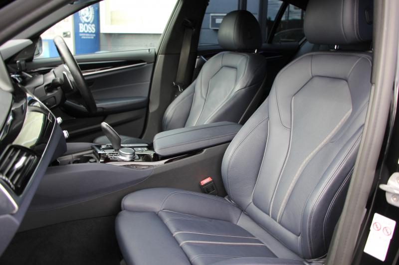 BMW 5シリーズ 530i ｴﾃﾞｨｼｮﾝﾐｯｼｮﾝｲﾝﾎﾟｯｼﾌﾞﾙ 特別仕様車 252馬力 ﾅｲﾄﾌﾞﾙｰﾚｻﾞｰ ｱﾀﾞﾌﾟﾃｨﾌﾞｻｽ ﾊｰﾏﾝｶｰﾄﾞﾝ HUD 追従ACC ｽﾃｱﾘﾝｸﾞｻﾎﾟｰﾄ ﾀｯﾁ画面HDDﾅﾋﾞTV LEDﾍｯﾄﾞﾗｲﾄ ｵｰﾄﾊｲﾋﾞｰﾑ 電動ﾄﾗﾝｸ 360度ｶﾒﾗ 全席ﾋｰﾀｰ 専用ﾌﾞﾗｯｸ19AW 2年保証