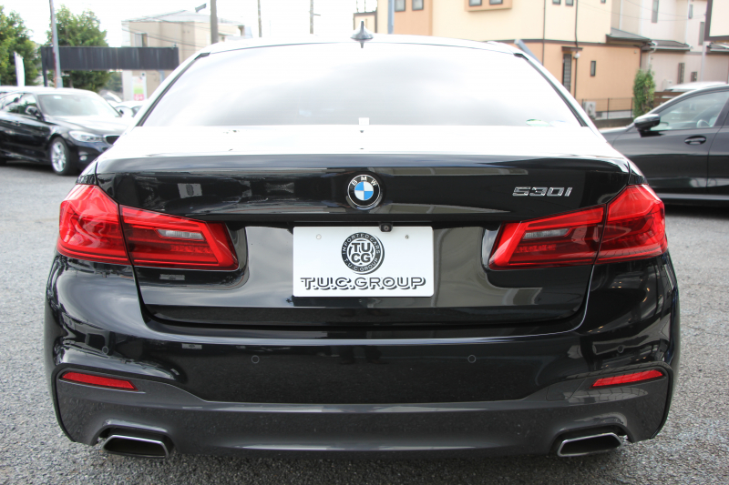 BMW 5シリーズ 530i ｴﾃﾞｨｼｮﾝﾐｯｼｮﾝｲﾝﾎﾟｯｼﾌﾞﾙ 特別仕様車 252馬力 ﾅｲﾄﾌﾞﾙｰﾚｻﾞｰ ｱﾀﾞﾌﾟﾃｨﾌﾞｻｽ ﾊｰﾏﾝｶｰﾄﾞﾝ HUD 追従ACC ｽﾃｱﾘﾝｸﾞｻﾎﾟｰﾄ ﾀｯﾁ画面HDDﾅﾋﾞTV LEDﾍｯﾄﾞﾗｲﾄ ｵｰﾄﾊｲﾋﾞｰﾑ 電動ﾄﾗﾝｸ 360度ｶﾒﾗ 全席ﾋｰﾀｰ 専用ﾌﾞﾗｯｸ19AW 2年保証