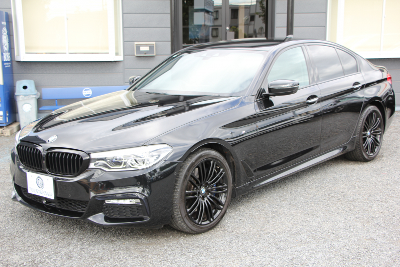 BMW 5シリーズ 530i ｴﾃﾞｨｼｮﾝﾐｯｼｮﾝｲﾝﾎﾟｯｼﾌﾞﾙ 特別仕様車 252馬力 ﾅｲﾄﾌﾞﾙｰﾚｻﾞｰ ｱﾀﾞﾌﾟﾃｨﾌﾞｻｽ ﾊｰﾏﾝｶｰﾄﾞﾝ HUD 追従ACC ｽﾃｱﾘﾝｸﾞｻﾎﾟｰﾄ ﾀｯﾁ画面HDDﾅﾋﾞTV LEDﾍｯﾄﾞﾗｲﾄ ｵｰﾄﾊｲﾋﾞｰﾑ 電動ﾄﾗﾝｸ 360度ｶﾒﾗ 全席ﾋｰﾀｰ 専用ﾌﾞﾗｯｸ19AW 2年保証