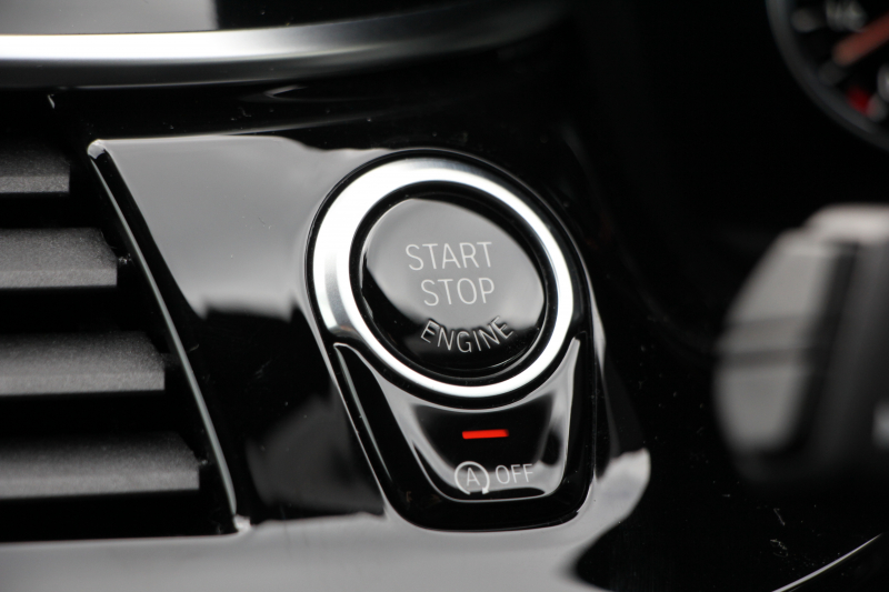 BMW 5シリーズ 530i ｴﾃﾞｨｼｮﾝﾐｯｼｮﾝｲﾝﾎﾟｯｼﾌﾞﾙ 特別仕様車 252馬力 ﾅｲﾄﾌﾞﾙｰﾚｻﾞｰ ｱﾀﾞﾌﾟﾃｨﾌﾞｻｽ ﾊｰﾏﾝｶｰﾄﾞﾝ HUD 追従ACC ｽﾃｱﾘﾝｸﾞｻﾎﾟｰﾄ ﾀｯﾁ画面HDDﾅﾋﾞTV LEDﾍｯﾄﾞﾗｲﾄ ｵｰﾄﾊｲﾋﾞｰﾑ 電動ﾄﾗﾝｸ 360度ｶﾒﾗ 全席ﾋｰﾀｰ 専用ﾌﾞﾗｯｸ19AW 2年保証