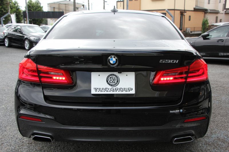 BMW 5シリーズ 530i ｴﾃﾞｨｼｮﾝﾐｯｼｮﾝｲﾝﾎﾟｯｼﾌﾞﾙ 特別仕様車 252馬力 ﾅｲﾄﾌﾞﾙｰﾚｻﾞｰ ｱﾀﾞﾌﾟﾃｨﾌﾞｻｽ ﾊｰﾏﾝｶｰﾄﾞﾝ HUD 追従ACC ｽﾃｱﾘﾝｸﾞｻﾎﾟｰﾄ ﾀｯﾁ画面HDDﾅﾋﾞTV LEDﾍｯﾄﾞﾗｲﾄ ｵｰﾄﾊｲﾋﾞｰﾑ 電動ﾄﾗﾝｸ 360度ｶﾒﾗ 全席ﾋｰﾀｰ 専用ﾌﾞﾗｯｸ19AW 2年保証