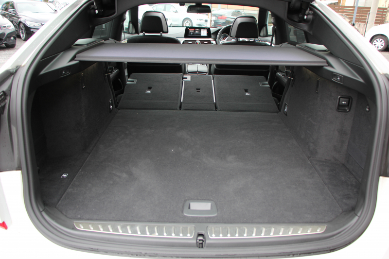 BMW 6シリーズ 630i ｸﾞﾗﾝﾂｰﾘｽﾓ Mｽﾎﾟｰﾂ ｾﾚｸﾄ&ｺﾝﾌｫｰﾄP ﾊﾟﾉﾗﾏｻﾝﾙｰﾌ 全席ﾋｰﾀｰ黒革 ﾌﾛﾝﾄﾏｯｻｰｼﾞ&ﾍﾞﾝﾁﾚｰｼｮﾝ ﾘｱ電動可倒調整 ﾊｰﾏﾝｶｰﾄﾞﾝｻﾗｳﾝﾄﾞ追従ACC HUD LEDﾍｯﾄﾞﾗｲﾄ 4ｿﾞｰﾝAC 360度ｶﾒﾗ ｿﾌﾄｸﾛｰｽﾞﾄﾞｱ ﾀｯﾁ画面HDDﾅﾋﾞ電動ﾄﾗﾝｸ 2年保証