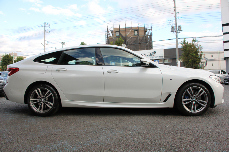 BMW 6シリーズ 630i ｸﾞﾗﾝﾂｰﾘｽﾓ Mｽﾎﾟｰﾂ ｾﾚｸﾄ&ｺﾝﾌｫｰﾄP ﾊﾟﾉﾗﾏｻﾝﾙｰﾌ 全席ﾋｰﾀｰ黒革 ﾌﾛﾝﾄﾏｯｻｰｼﾞ&ﾍﾞﾝﾁﾚｰｼｮﾝ ﾘｱ電動可倒調整 ﾊｰﾏﾝｶｰﾄﾞﾝｻﾗｳﾝﾄﾞ追従ACC HUD LEDﾍｯﾄﾞﾗｲﾄ 4ｿﾞｰﾝAC 360度ｶﾒﾗ ｿﾌﾄｸﾛｰｽﾞﾄﾞｱ ﾀｯﾁ画面HDDﾅﾋﾞ電動ﾄﾗﾝｸ 2年保証