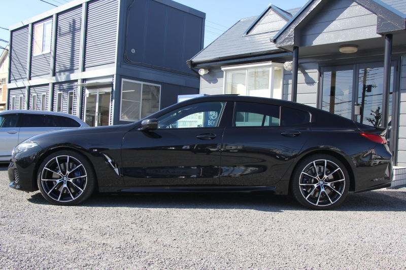 BMW 8シリーズ 840i ｸﾞﾗﾝｸｰﾍﾟMｽﾎﾟｰﾂ ﾊﾟﾉﾗﾏｻﾝﾙｰﾌ indiviﾒﾘﾉﾚｻﾞｰ ﾅｲﾄﾌﾞﾙｰ&ﾌﾞﾗｯｸﾚｻﾞｰ ﾚｰｻﾞｰﾗｲﾄ ｵﾌﾟｼｮﾝ20AW ﾊｰﾏﾝｶｰﾄﾞﾝｻｳﾝﾄﾞｸﾘｽﾀﾙﾌｨﾆｯｼｭ 360度ｶﾒﾗ 追従ACC HUD 全席ﾋｰﾀｰ ﾌﾛﾝﾄﾍﾞﾝﾁﾚｰｼｮﾝ ｿﾌﾄｸﾛｰｽﾞﾄﾞｱ 2年保証