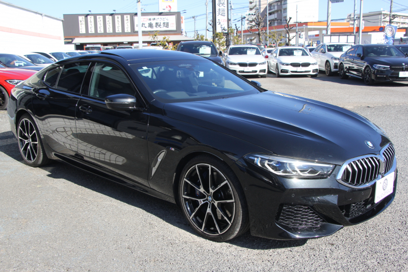 BMW 8シリーズ 840i ｸﾞﾗﾝｸｰﾍﾟMｽﾎﾟｰﾂ ﾊﾟﾉﾗﾏｻﾝﾙｰﾌ indiviﾒﾘﾉﾚｻﾞｰ ﾅｲﾄﾌﾞﾙｰ&ﾌﾞﾗｯｸﾚｻﾞｰ ﾚｰｻﾞｰﾗｲﾄ ｵﾌﾟｼｮﾝ20AW ﾊｰﾏﾝｶｰﾄﾞﾝｻｳﾝﾄﾞｸﾘｽﾀﾙﾌｨﾆｯｼｭ 360度ｶﾒﾗ 追従ACC HUD 全席ﾋｰﾀｰ ﾌﾛﾝﾄﾍﾞﾝﾁﾚｰｼｮﾝ ｿﾌﾄｸﾛｰｽﾞﾄﾞｱ 2年保証