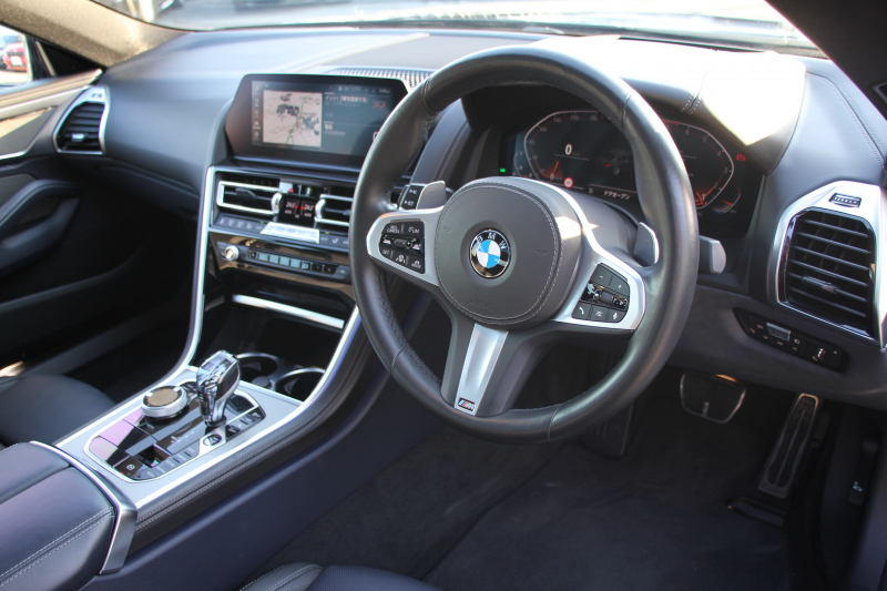 BMW 8シリーズ 840i ｸﾞﾗﾝｸｰﾍﾟMｽﾎﾟｰﾂ ﾊﾟﾉﾗﾏｻﾝﾙｰﾌ indiviﾒﾘﾉﾚｻﾞｰ ﾅｲﾄﾌﾞﾙｰ&ﾌﾞﾗｯｸﾚｻﾞｰ ﾚｰｻﾞｰﾗｲﾄ ｵﾌﾟｼｮﾝ20AW ﾊｰﾏﾝｶｰﾄﾞﾝｻｳﾝﾄﾞｸﾘｽﾀﾙﾌｨﾆｯｼｭ 360度ｶﾒﾗ 追従ACC HUD 全席ﾋｰﾀｰ ﾌﾛﾝﾄﾍﾞﾝﾁﾚｰｼｮﾝ ｿﾌﾄｸﾛｰｽﾞﾄﾞｱ 2年保証