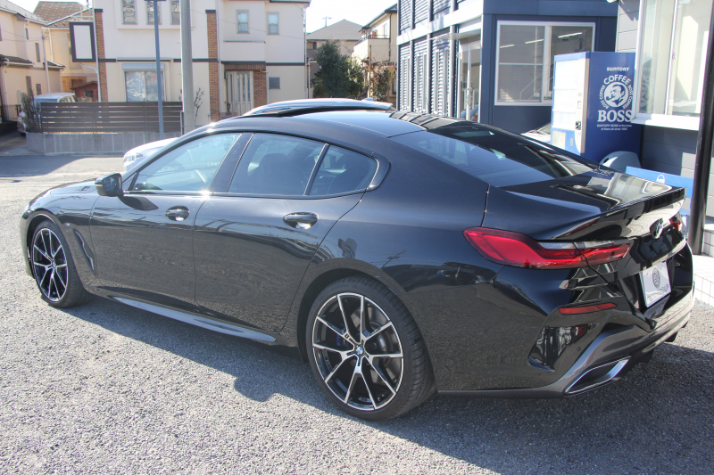 BMW 8シリーズ 840i ｸﾞﾗﾝｸｰﾍﾟMｽﾎﾟｰﾂ ﾊﾟﾉﾗﾏｻﾝﾙｰﾌ indiviﾒﾘﾉﾚｻﾞｰ ﾅｲﾄﾌﾞﾙｰ&ﾌﾞﾗｯｸﾚｻﾞｰ ﾚｰｻﾞｰﾗｲﾄ ｵﾌﾟｼｮﾝ20AW ﾊｰﾏﾝｶｰﾄﾞﾝｻｳﾝﾄﾞｸﾘｽﾀﾙﾌｨﾆｯｼｭ 360度ｶﾒﾗ 追従ACC HUD 全席ﾋｰﾀｰ ﾌﾛﾝﾄﾍﾞﾝﾁﾚｰｼｮﾝ ｿﾌﾄｸﾛｰｽﾞﾄﾞｱ 2年保証