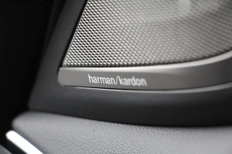 BMW 5シリーズ 530i ﾂｰﾘﾝｸﾞMｽﾎﾟｰﾂ ｾﾚｸﾄP 1ｵｰﾅ 型式変更後｢ABA-JT20｣ 252馬力 ﾊﾟﾉﾗﾏｻﾝﾙｰﾌ ﾊｰﾏﾝｶｰﾄﾞﾝ 4ｿﾞｰﾝｴｱｺﾝ 全席ﾋｰﾀｰ黒革 HUD 追従ACC ｽﾃｱﾘﾝｸﾞｻﾎﾟｰﾄ 変更後全面液晶ﾒｰﾀｰ ﾀｯﾁ画面HDDﾅﾋﾞTV 360度ｶﾒﾗ 2年保証